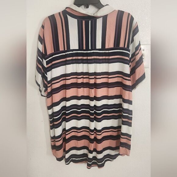 NWT Torrid Pink Multicolor Striped Challis Button Down Shirt Size 3x - Picture 10 of 10